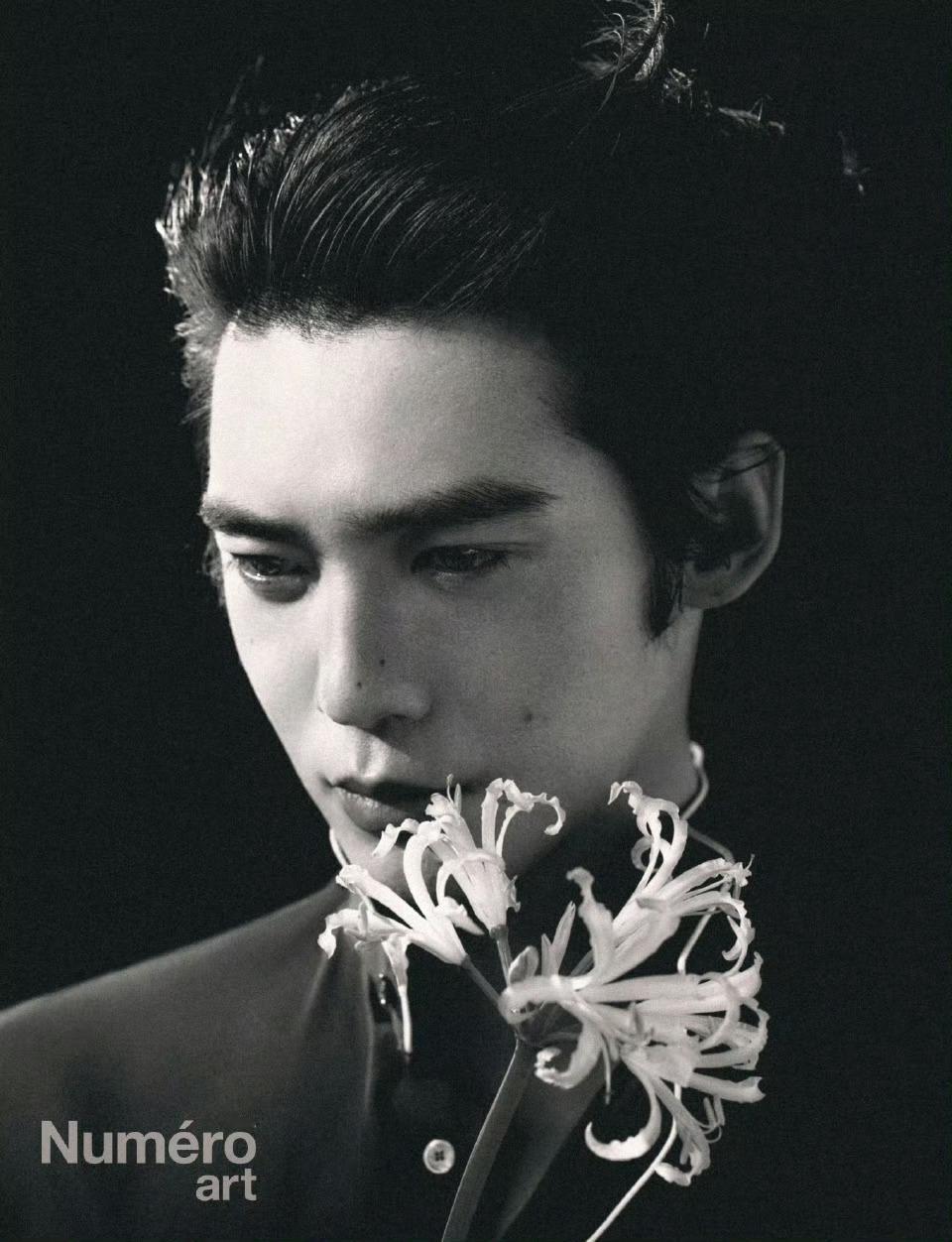 于适NuméroArt12封面十八世纪造型封面大片致敬CasparDa