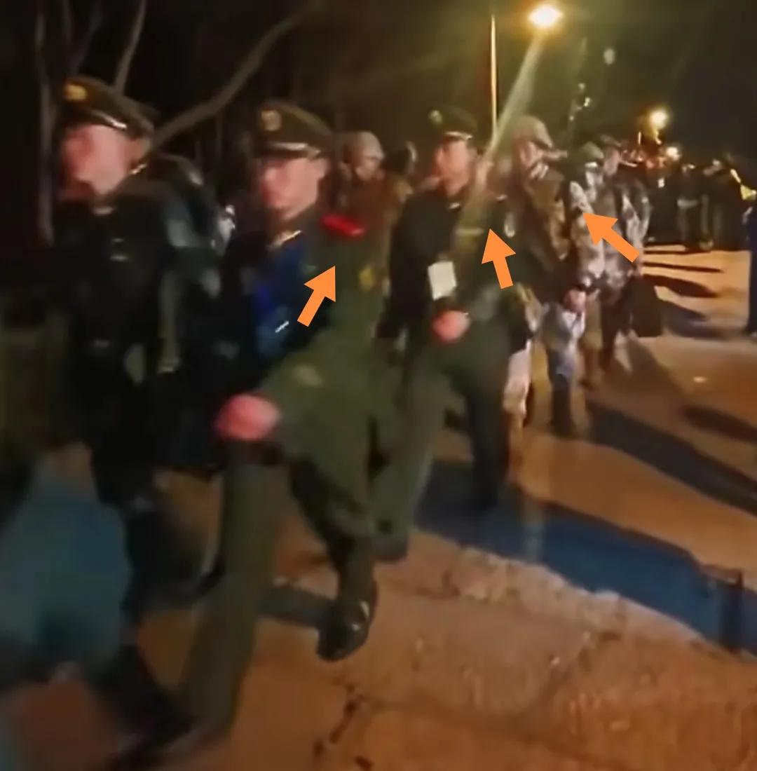 武警陆军海军陆战队统一行动。