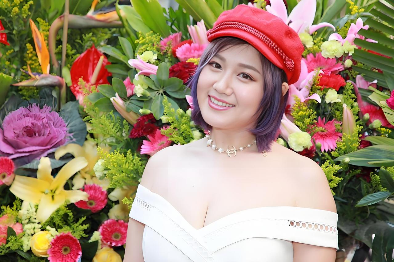 豪门阔太的标准答案是什么？38岁前TVB“咪神”白云用一场婚姻告诉你：穿自己喜欢
