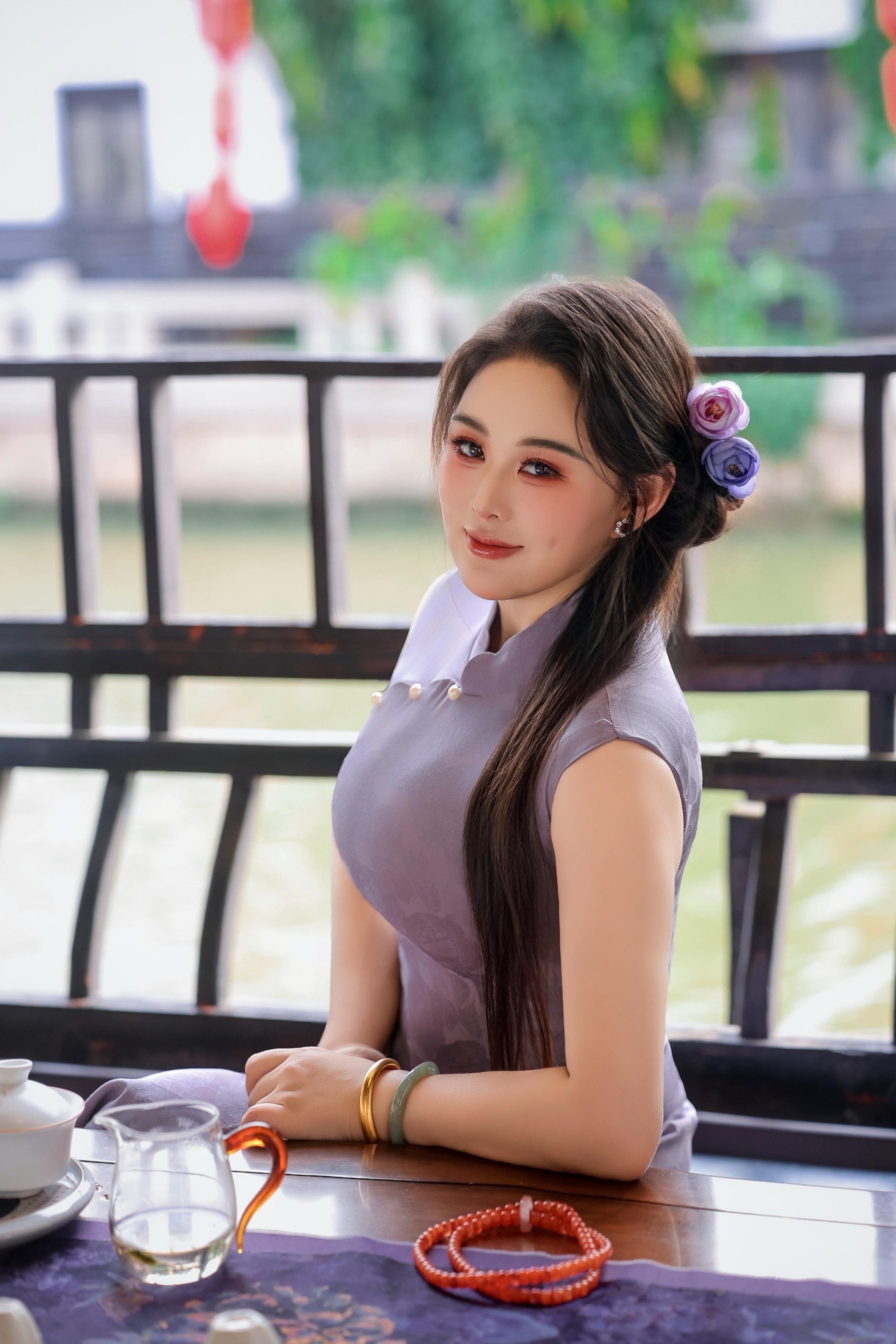 故人不见，旧曲重闻，行尽江南，不与离人遇。