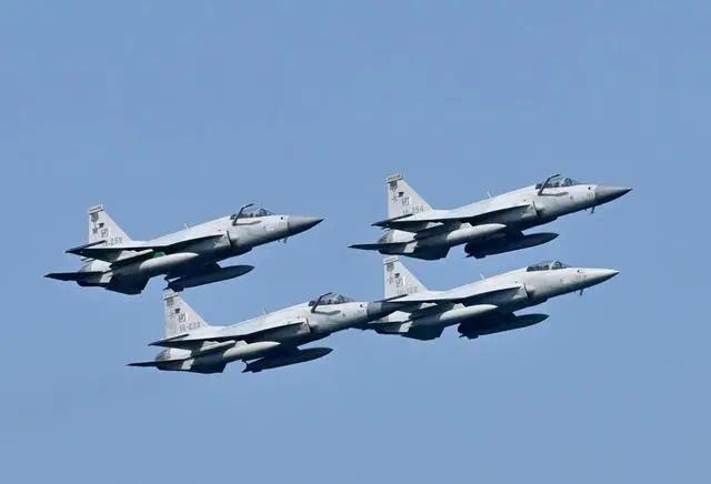 炸锅了！5月18日英国路透社独家爆料，巴基斯坦直接把8000名现役军人、16架枭