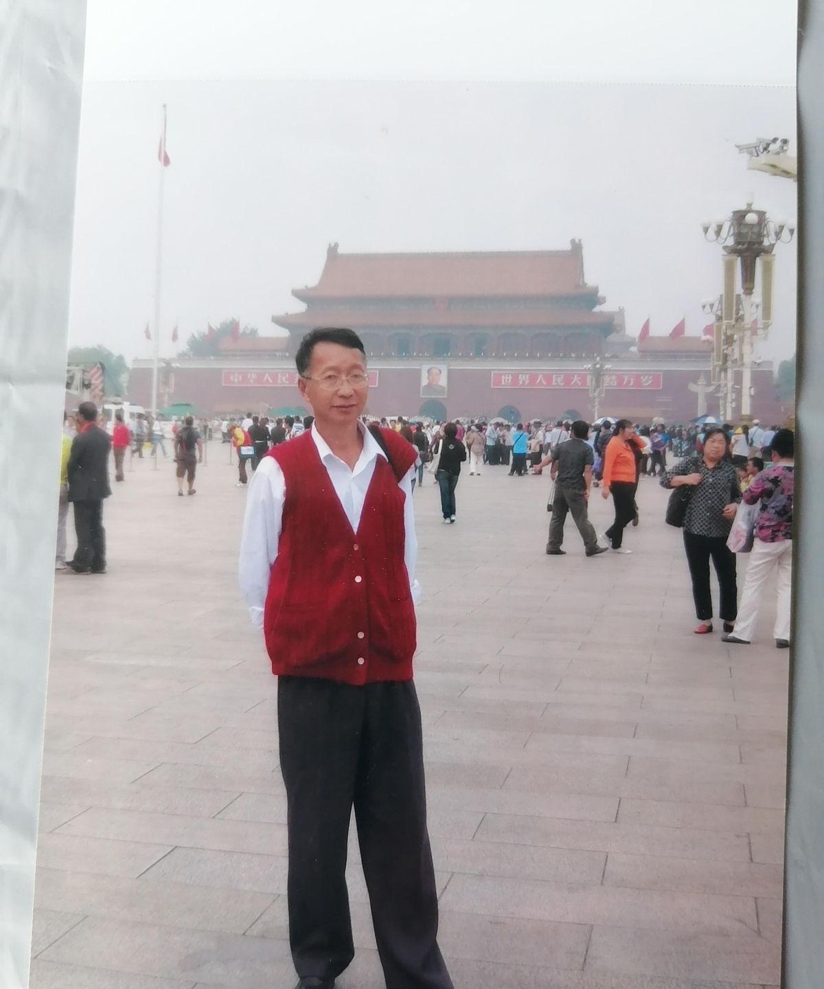 一位大爷从1969年喝到今天，每天就抿一小杯白酒，56年没因为酒进过医院。他年