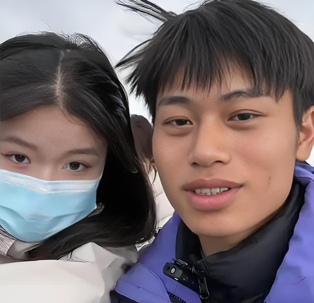 看到很多人在说林北和他女朋友走不长久，不过我觉得他俩还挺互补的。在甜美的爱情