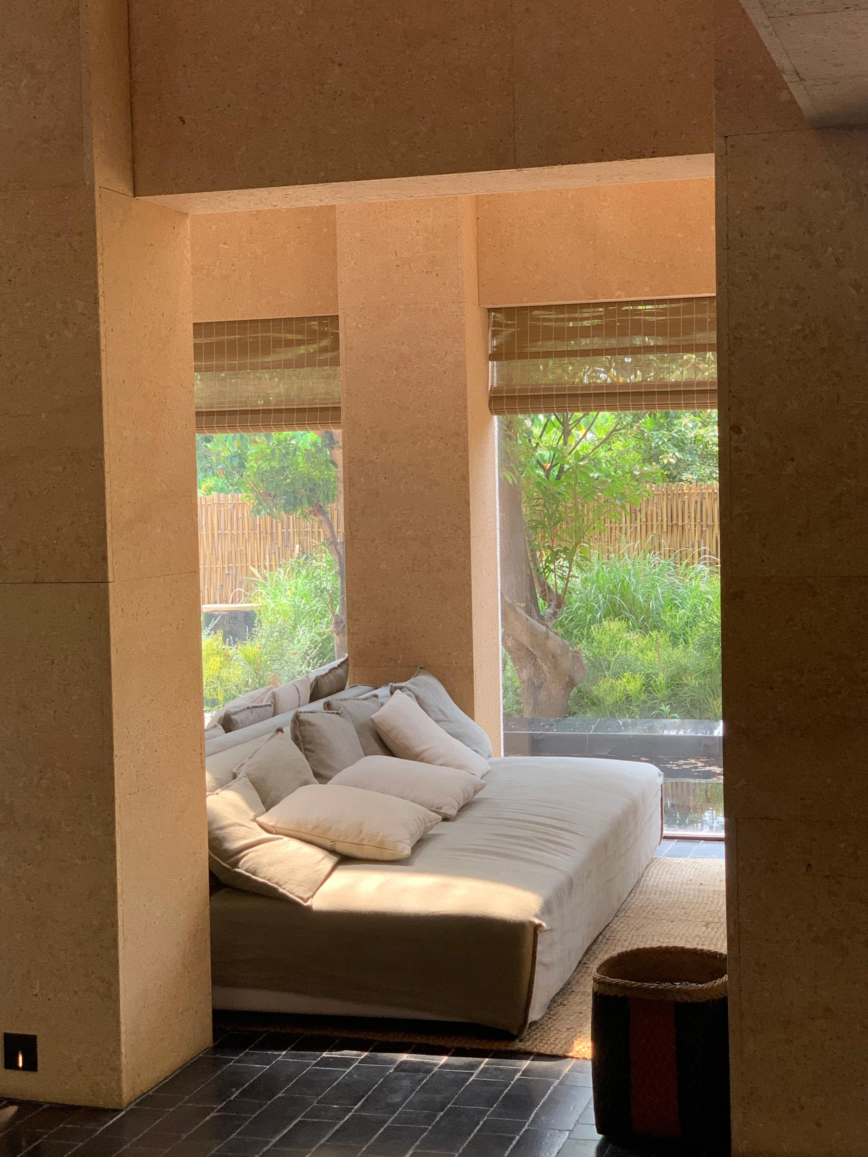 度假小套装来啦～一套穿欲欲的依然是可以分开搭的，上衣搭亚麻中裤很新的look，T