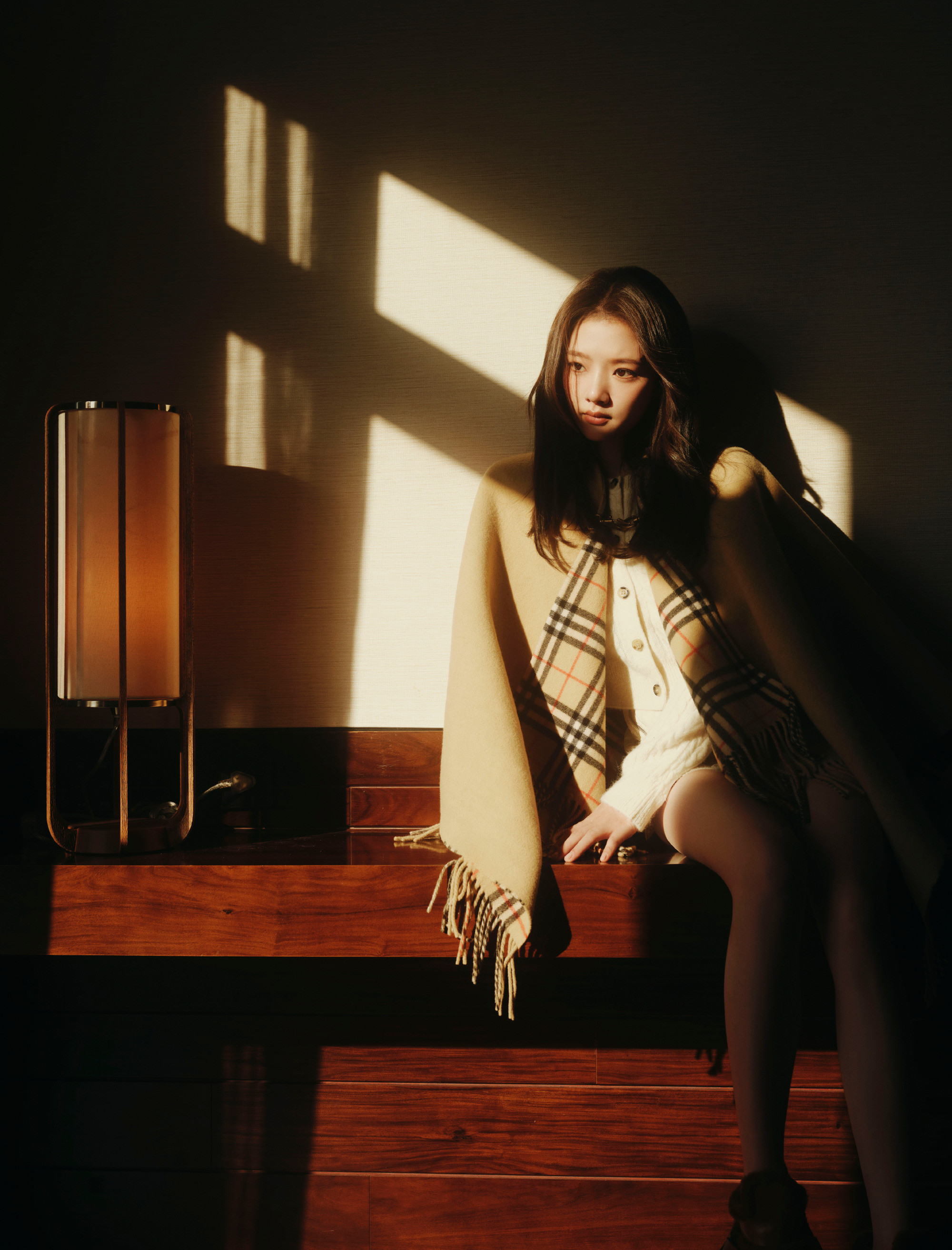 任敏英伦格调穿搭：阳光倾洒，邂逅冬日浪漫。任敏