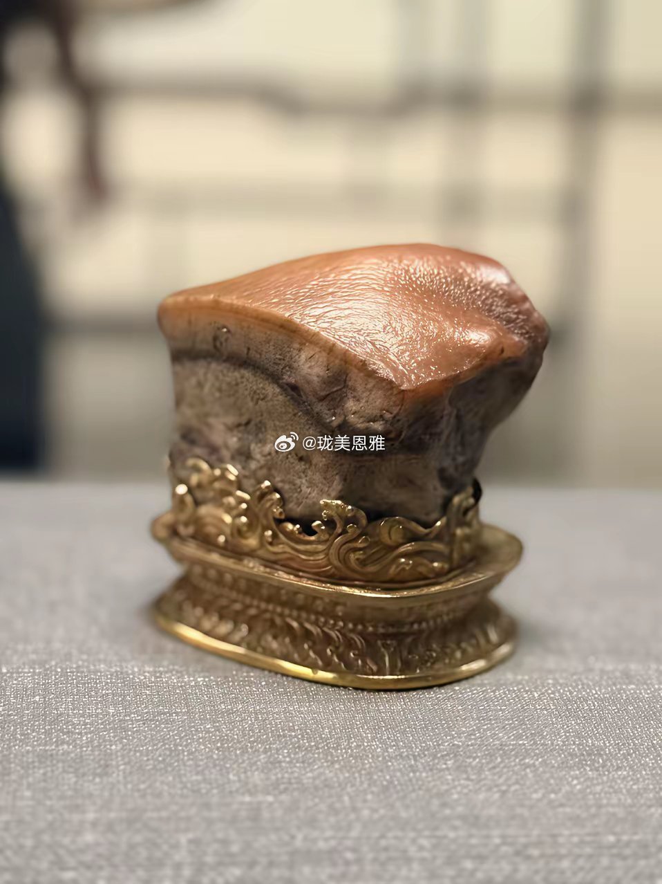 看看老蒋拿到台北的文物据说拿走有六七十万件，都是国宝啊！