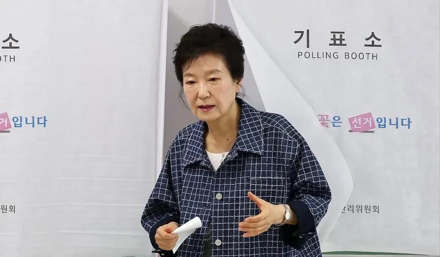 韩国大选！朴槿惠投票今天是韩国大选的投票日，前总统朴槿惠也前往位于大邱的投票站