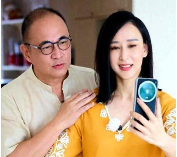 1989年，朱兆祥带着女朋友杨紫琼回家见父母。朱妈妈一看，直接就坚决反对他俩在一