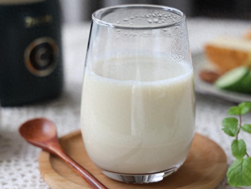 一家3口，天天一杯牛奶，相继确诊肝癌？医生告诫：3个错误别再犯牛奶这东西，在