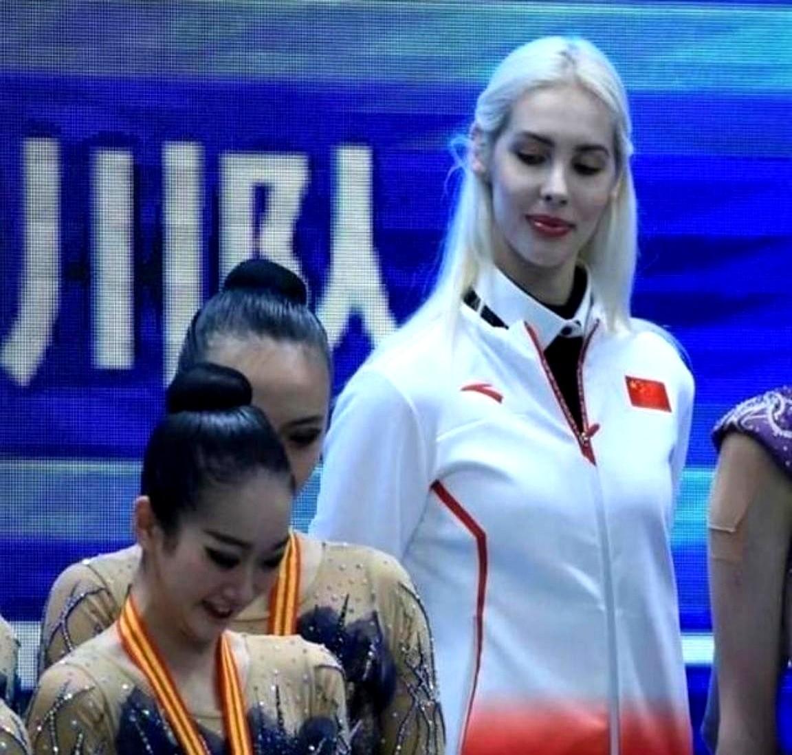 这事儿看得真叫人提气！俄罗斯体操女王阿纳斯塔西娅，拿了三届奥运奖牌，本来妥妥