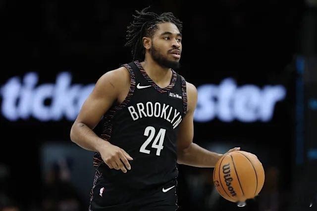 已被球队裁掉或进入买断市场的球员：(后卫)卡姆·托马斯(后卫)朗佐·鲍尔(后