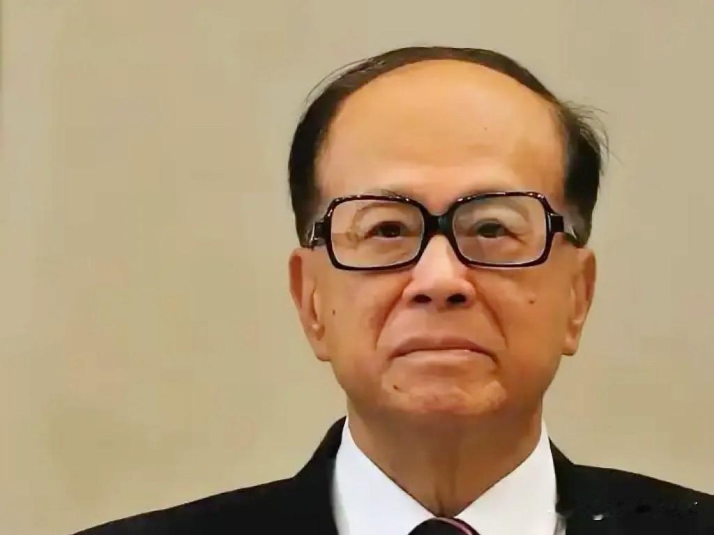 痛失巴拿马港口后不到72小时，一举套现1100亿李嘉诚究竟嗅到了何种危机？