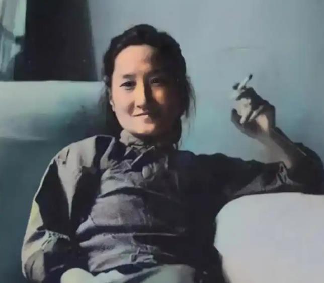 1965年，62岁陆小曼去世。临终前，她留下唯一的遗愿：和徐志摩合葬，谁知遭到儿