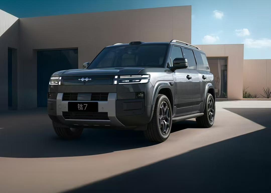 方程豹钛7首次OTA升级终于推送啦，这波更新直接把不同场景的出行体验拉满！日常通