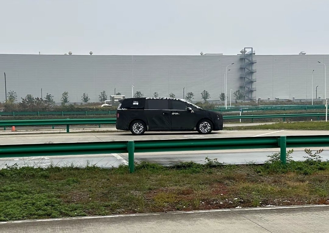 顶级情绪价值的来源，一定在这台车上