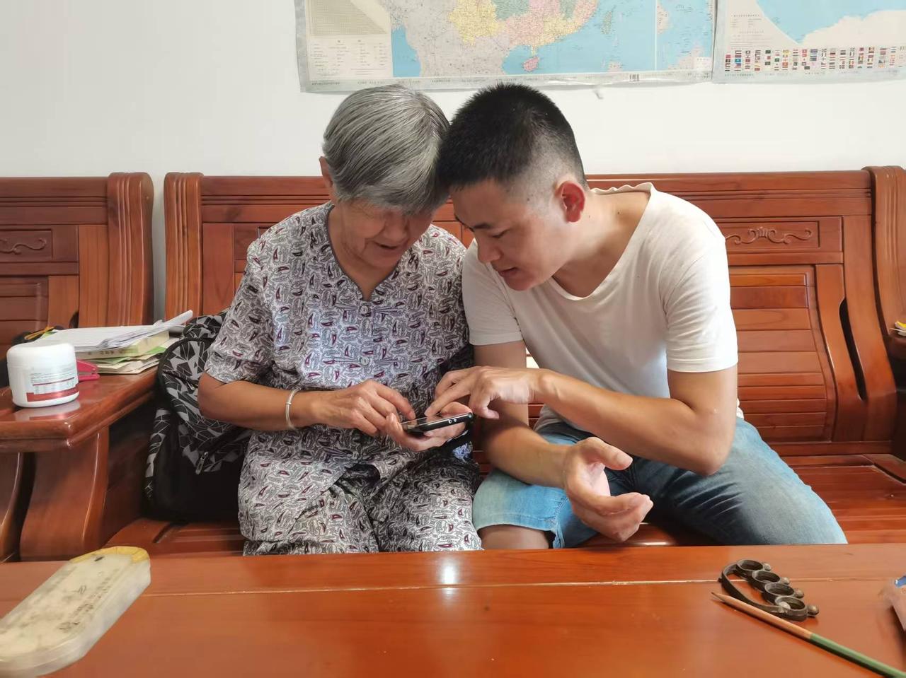 现在的庞氏骗局基本上都是明目张胆的干了，原因就是有些人睁一只眼闭一只眼，明明一眼