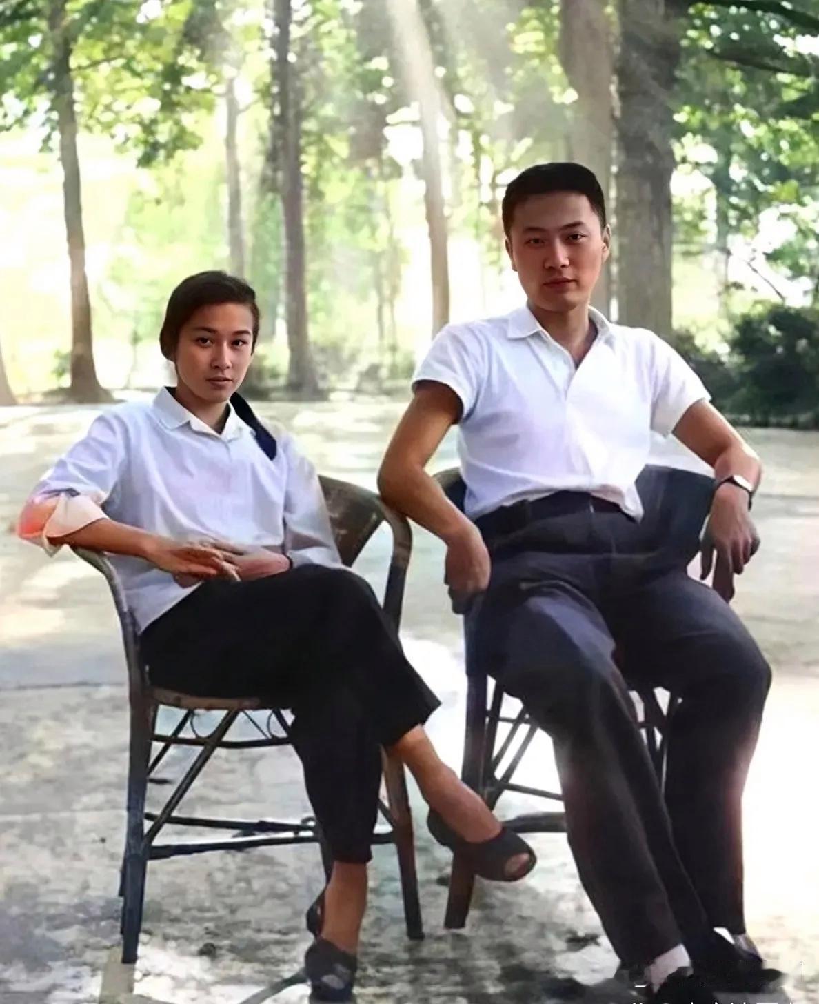 这是1975年陈毅的儿子刚结婚的照片。[赞]