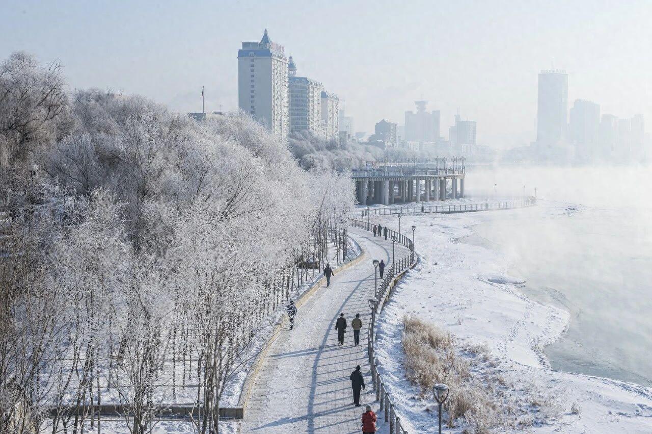 又到十二月，12月13日报道东北三省已经下了好几场雪，寒假超长的东北，今年又叠上