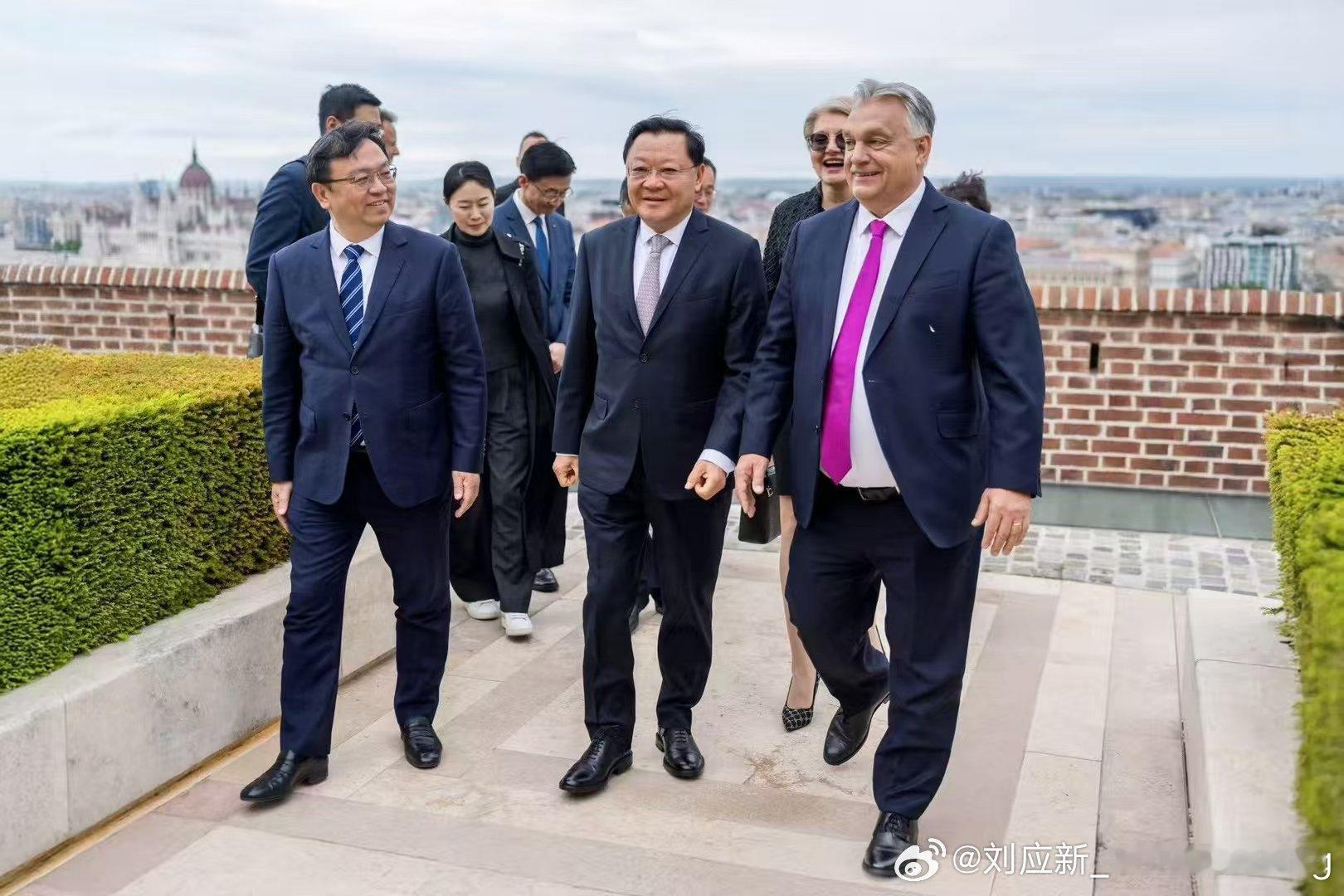 乘风破浪一路向前！比亚迪欧洲总部落子匈牙利比亚迪新能源产业全球化再提速！让“中国