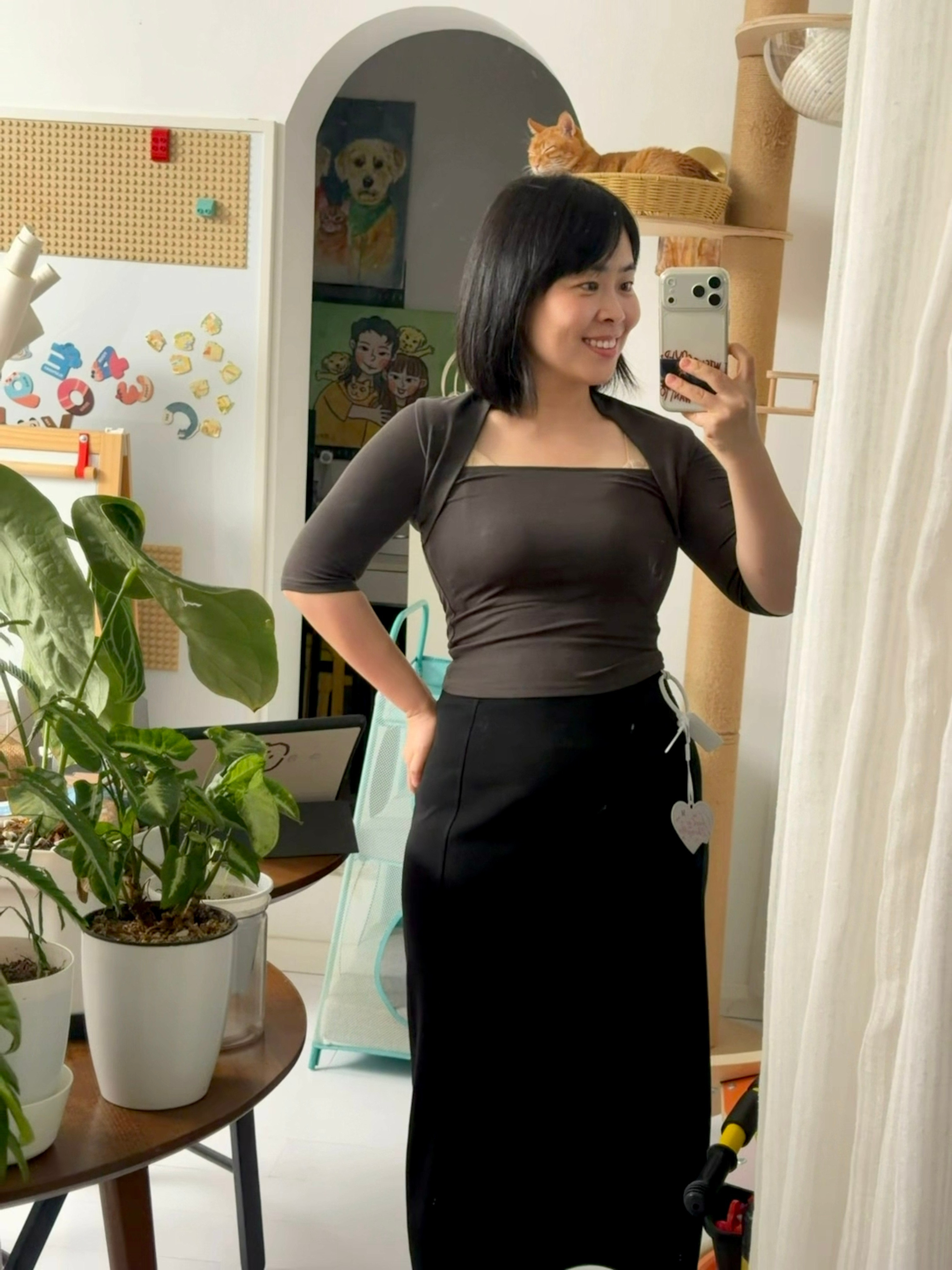 在待安娜那买的两件上衣，还是大胸博主做出来的衣服适合我们大胸！！这衣服把我们梨形
