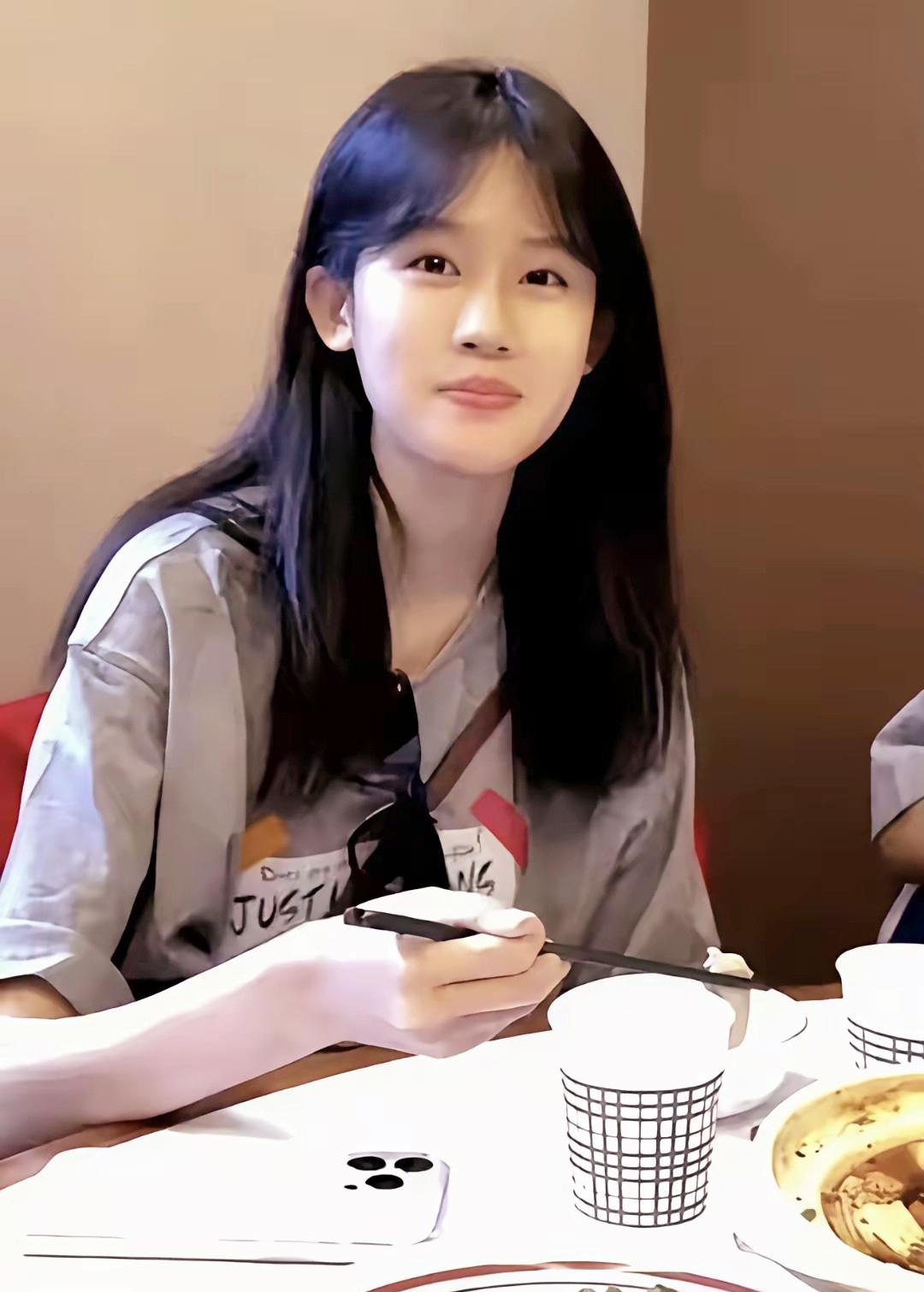 还记得《爸爸去哪儿》里那群可爱的小姑娘吗？黄多多、贝儿、王诗龄、田雨橙，如今都已