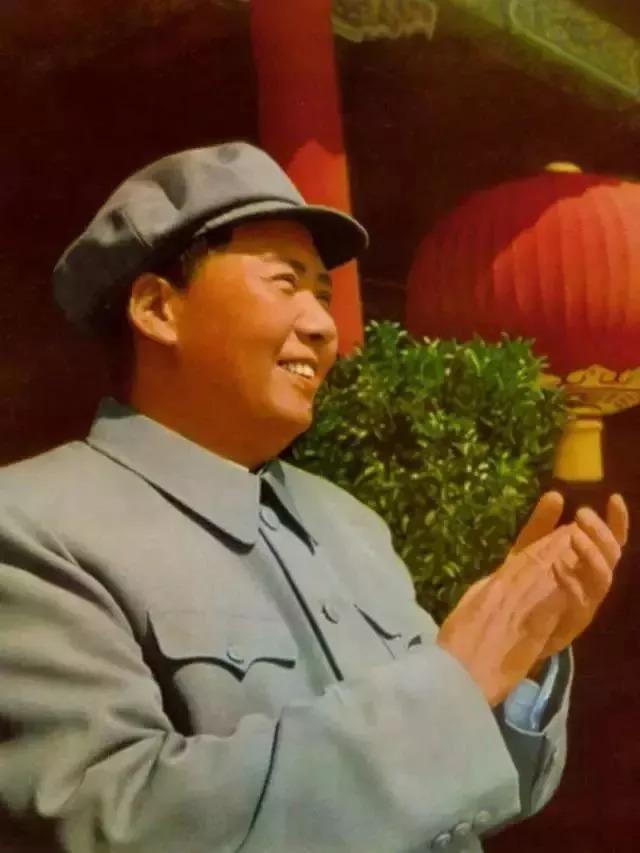 毛主席能活到83岁，在当年算是高龄，但他的保健医生却说：“其实毛主席不具备长寿的