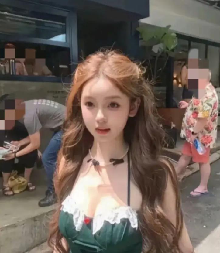 王思聪这次，大概率是真的被03年出生的懒懒给拴住了。 谁能想到，那个换女友比