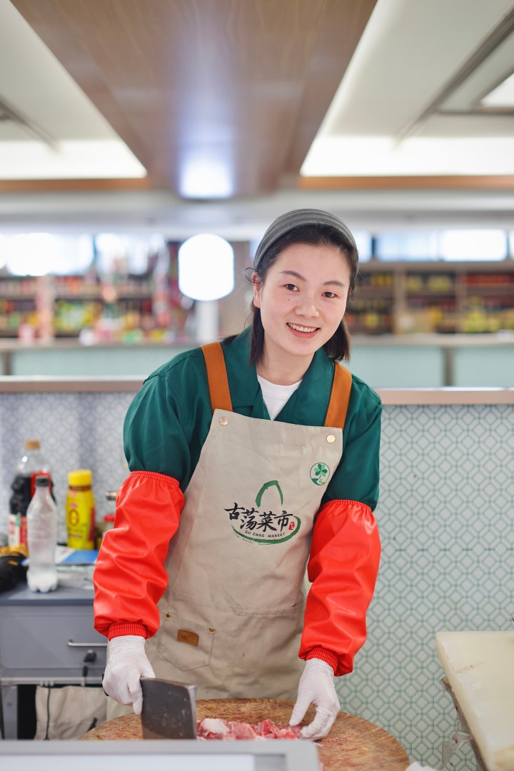 年轻人“闯”进农贸市场