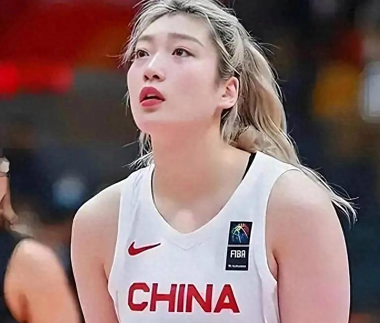 爆料！爆料！李梦终于原形毕露了！在四川队与湖北队的比赛中，李梦全场贡献，只拿