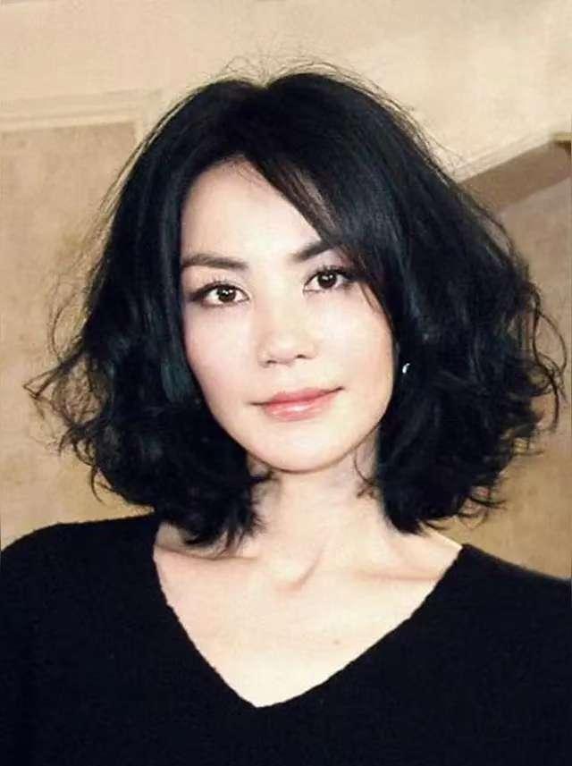不得不服李亚鹏！一个让天后王菲离婚后还倒贴3000万，一个让90后娇妻在负债累