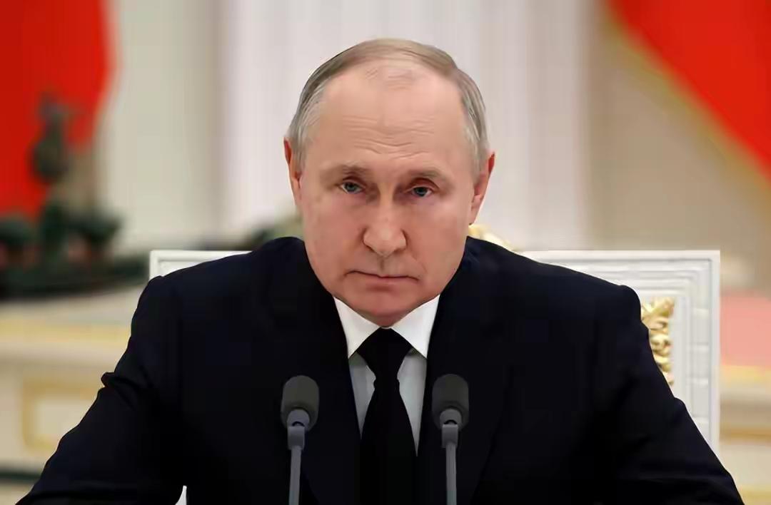 普京绝口不提出兵！9000万伊朗人一夜清醒：世界从来没有救世主中东战火未熄