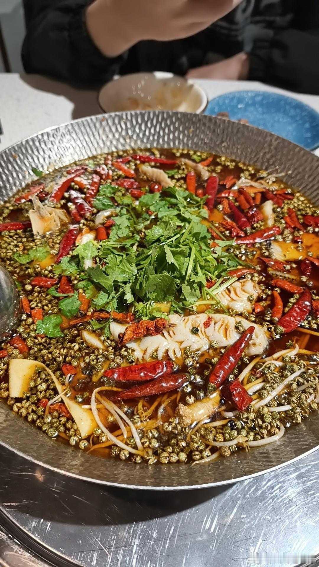美食只有四川人才能体会到这一锅的分量成都