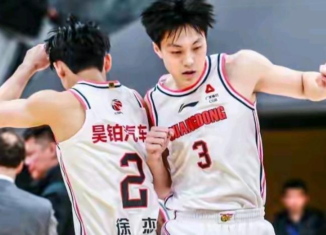 全运会男篮，胡明轩与徐杰根本不是一个级别！！胡明轩，打了6场，出手46投15