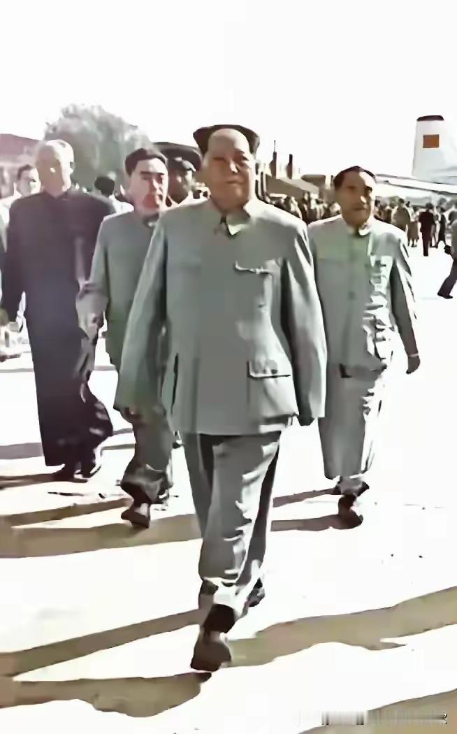 丢掉民族精神方向盘我们还能握住什么？历史车轮碾过无数试验田，事实摆在那儿——唯