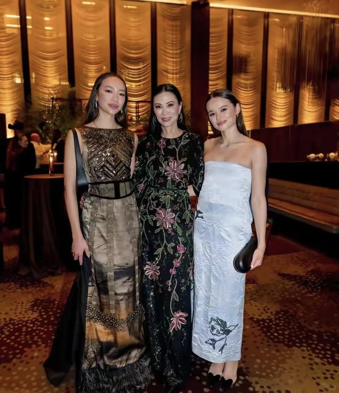 邓文迪前夫，默多克95岁大寿，两个女儿出尽风头。看到女儿这样被默多克和第四