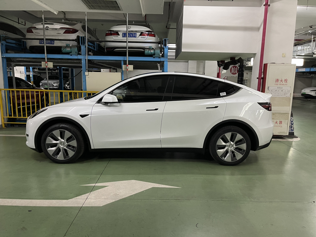 昨天发现辅助驾驶升级了之前发现ap时打转向灯会退出ap，进入ac状态，昨天试了