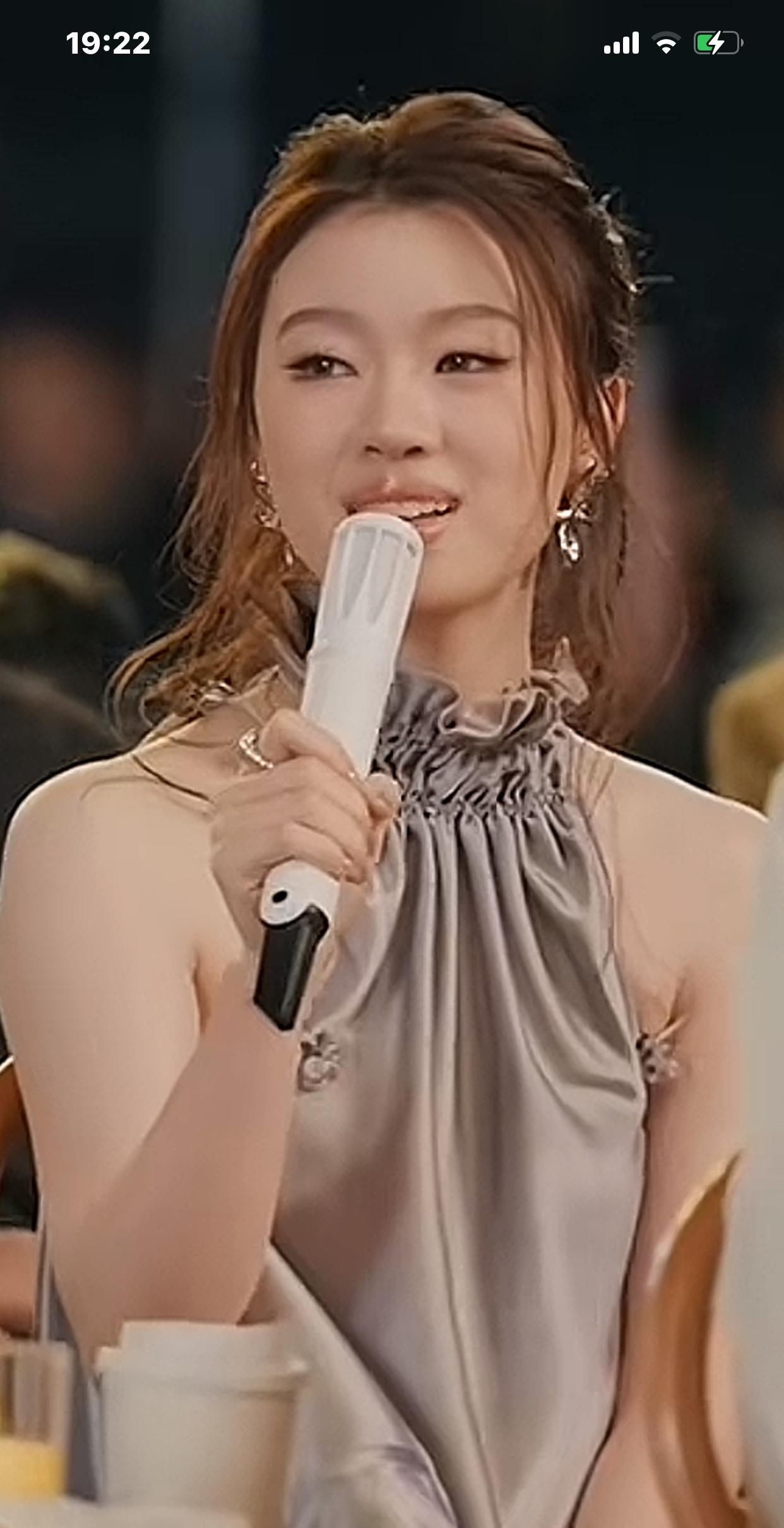 #单依纯歌手2025九期封神之路#从首期周冠到第九期亚军，单依纯在《歌手202