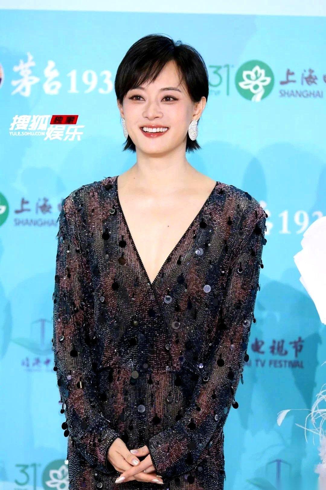 全场干坐一晚，颗粒无收。眼睁睁看着90后的小妹妹上台封后，自己连个安慰奖都没捞