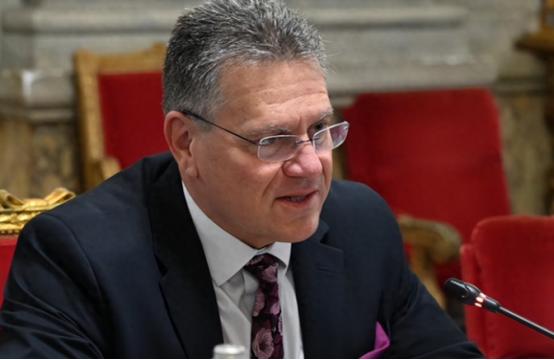 欧盟想要的稀土，中方给了，马克龙转身要求2选1，中方反将一军。 这段时间，欧