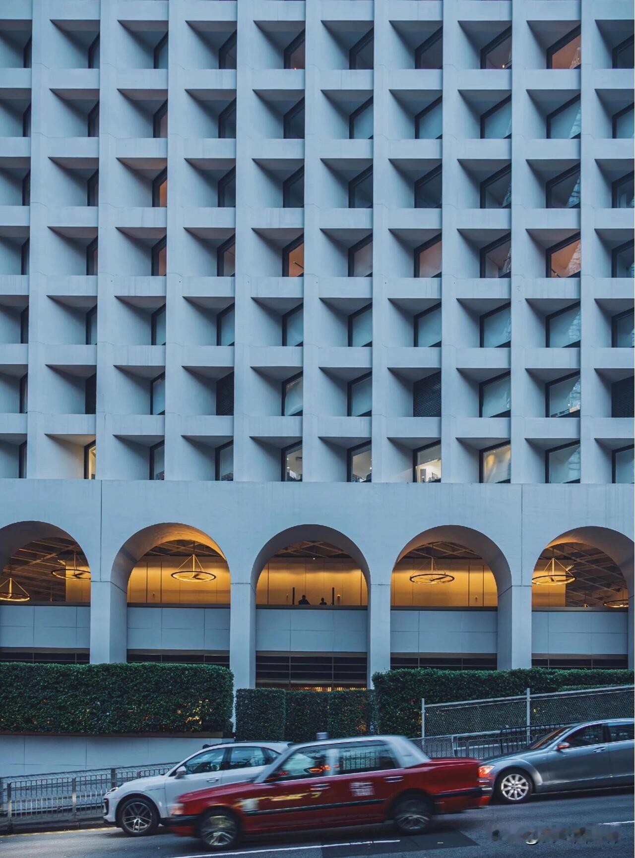 香港不少有钱大哥谈了女朋友后，会特意带她去澳门看一下，我们这边很多大哥都是这么做