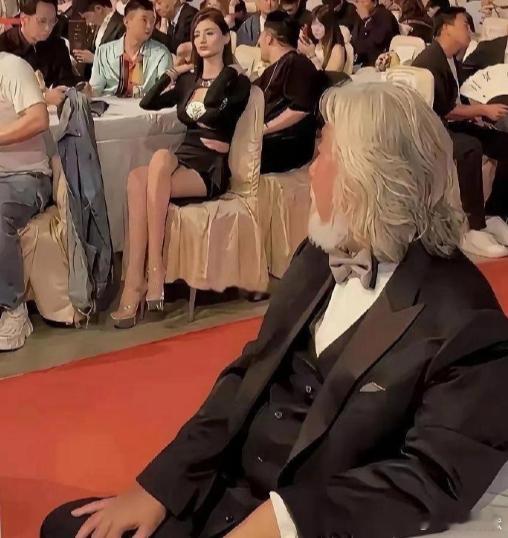 张‎导这是‎⁠打﻿算让她﻿⁠演女主了吧？⁠
