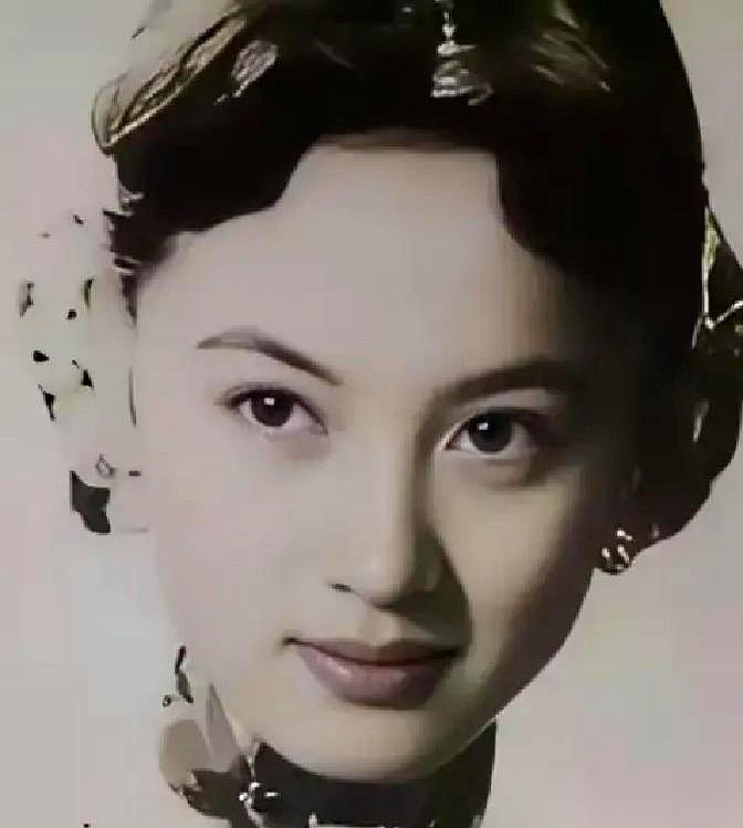 老公前脚刚出差被杀，头七都还没过，老婆就被大老板的专车强行接走，成了新房里的九姨