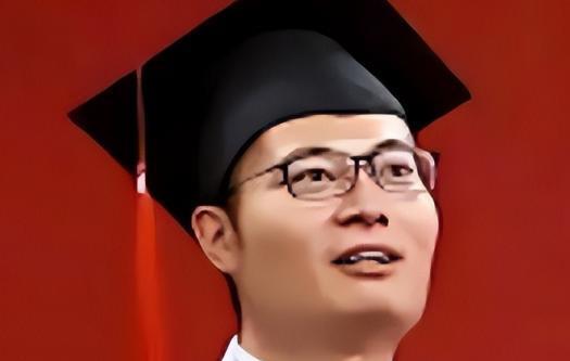 1999年，北大博士王永强移民美国后，整整20年都未回国。母亲病危时，他也拒绝探