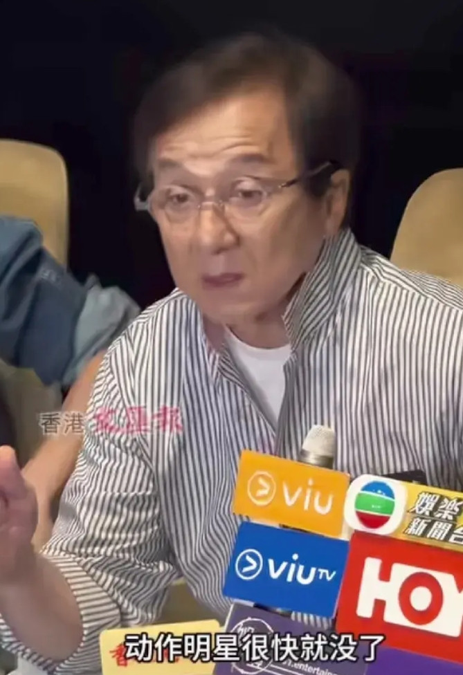 香港那边现在只有成龙拍电影，投资商愿意争着抢着投资，古天乐都主动减片酬了，还是没