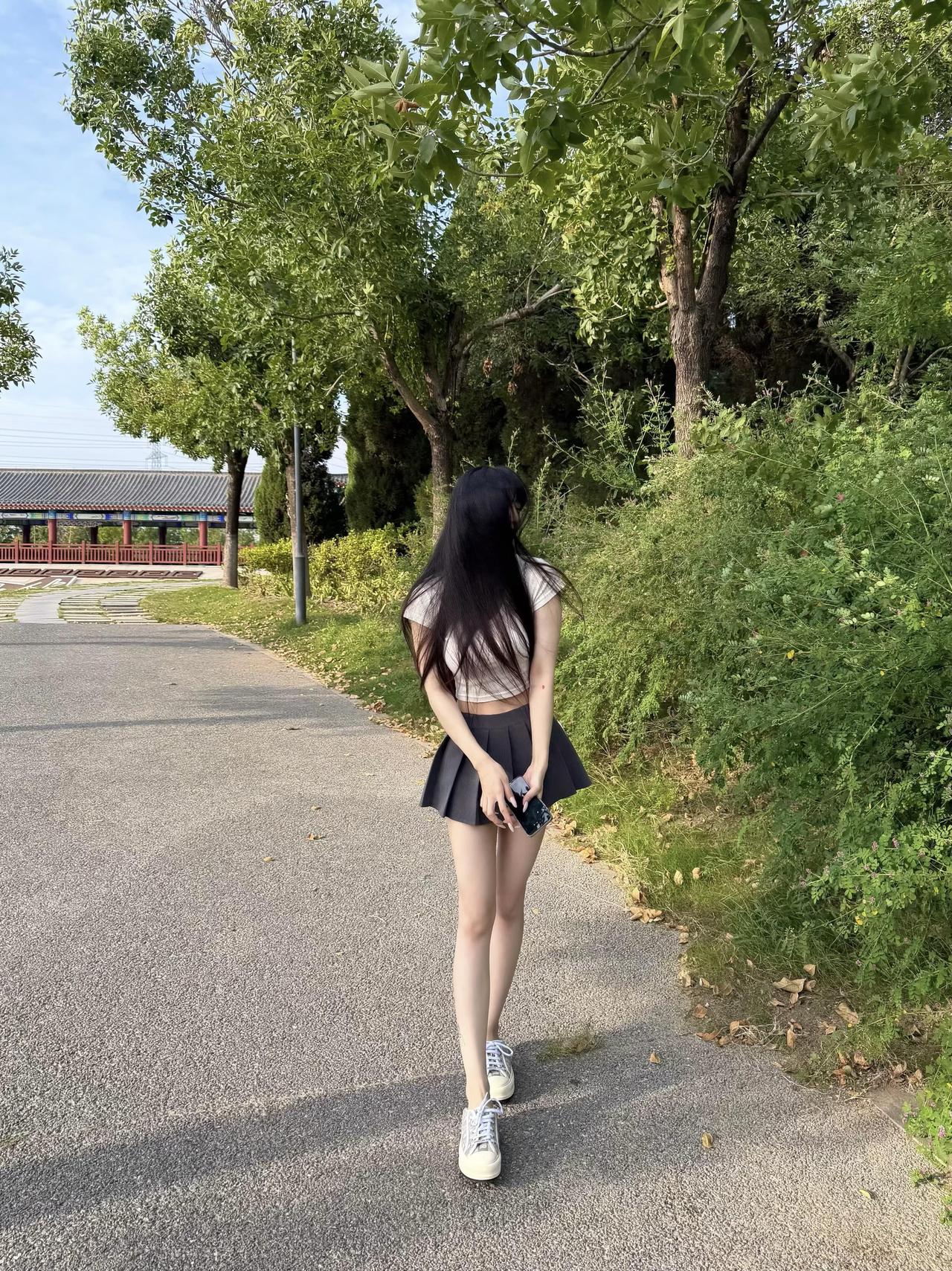 只要你不贪，啥烦恼都没有了！​贪？是的。​贪色、贪财、贪名、贪睡、贪吃、