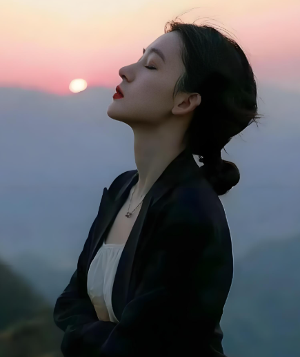 你会发现总有些人特别容易吃亏，他们往往栽在两种性格上：要么太软，要么太硬。  