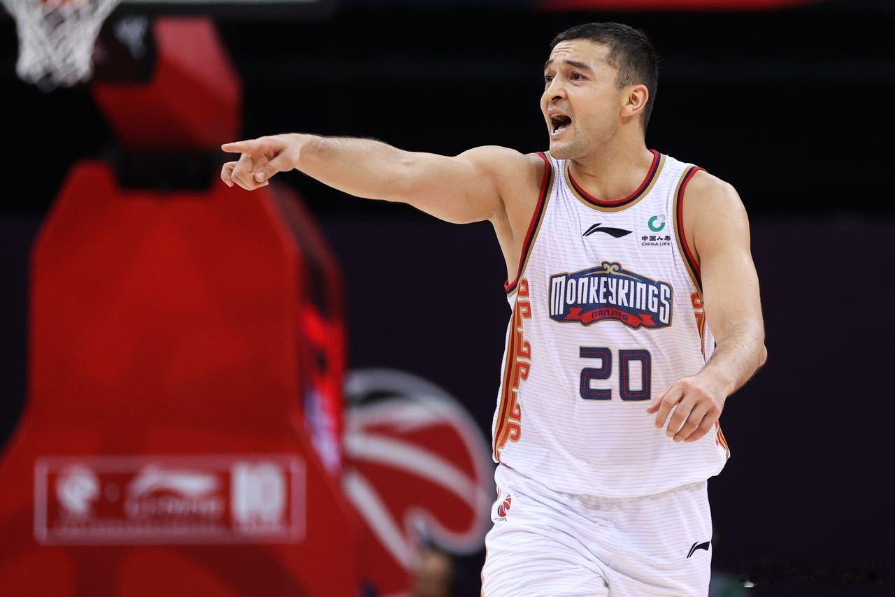 西热力江成全郭昊文中国球员闯NBACBA年轻力量重磅消息传来，同曦男篮主帅西热力