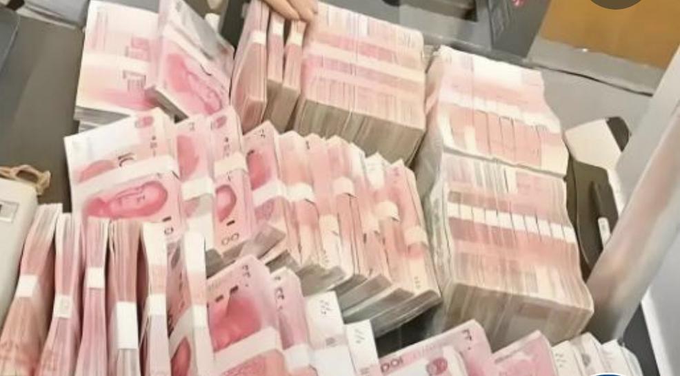 近日，网络上一则彩礼解决方案引发热议：以女方身份证向银行贷款作为彩礼，婚姻存续期