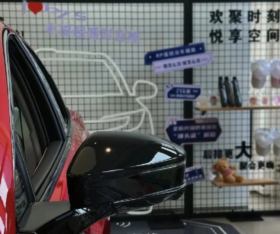 丰田这是要用比亚迪的方式打败比亚迪，开始放大招了：1.车身尺寸越来越大2