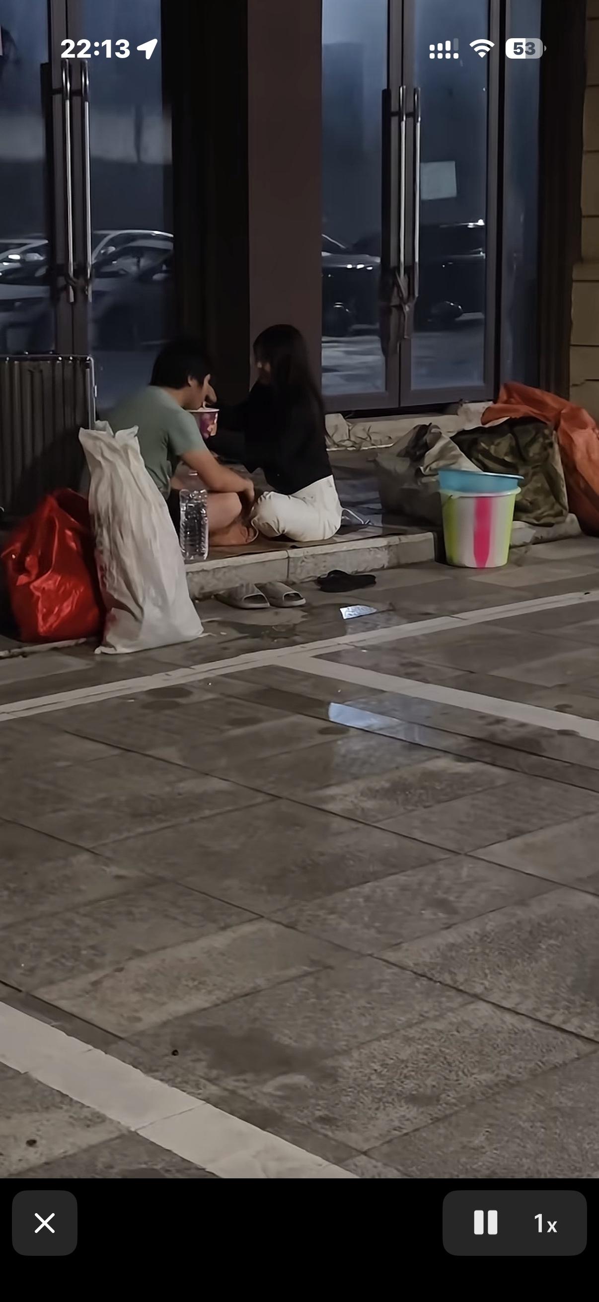 就算露宿街头，每天吃泡面，我也要死心塌地跟着你一起漂泊，我敢打赌，80%的男人